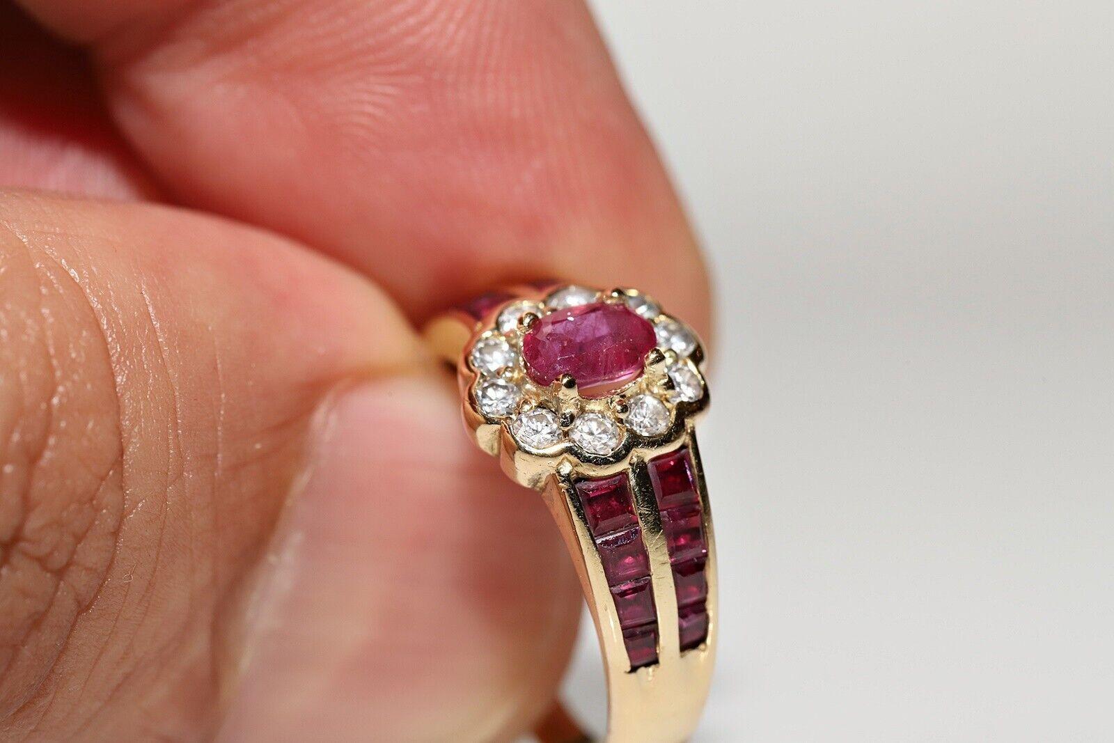 Brilliant Cut Vintage Circa 1980s 18k Gold Natural Diamond And Caliber Ruby Decorated Ring For Sale
