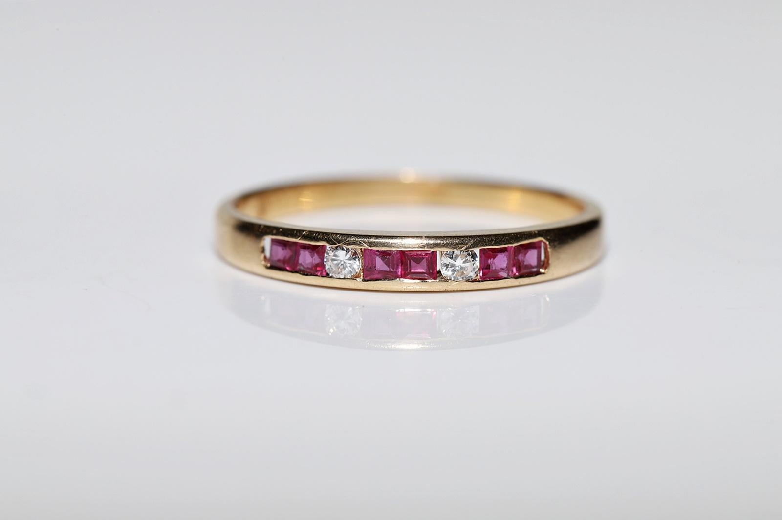 Vintage Circa 1980s 18k Gold Natural Diamond And Caliber Ruby Decorated Ring  In Good Condition In Fatih/İstanbul, 34