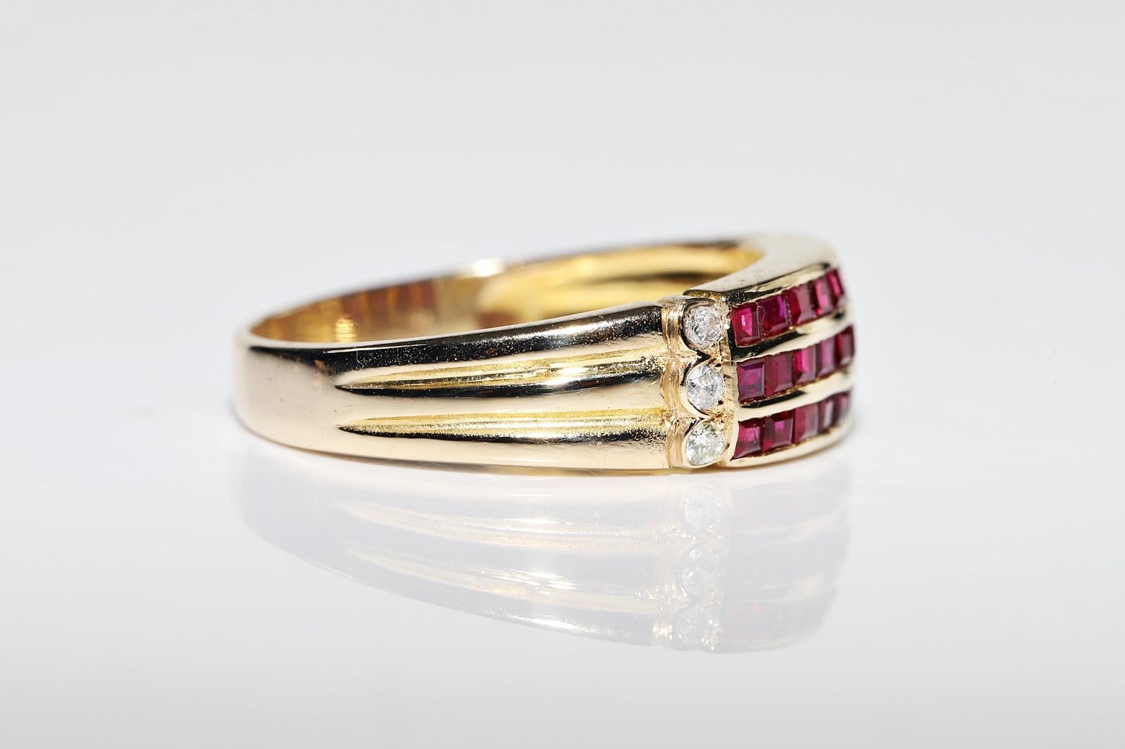 Vintage Circa 1980er Jahre 18k Gold Natürlicher Diamant und Kaliber Rubin Dekorierter Ring im Angebot 1