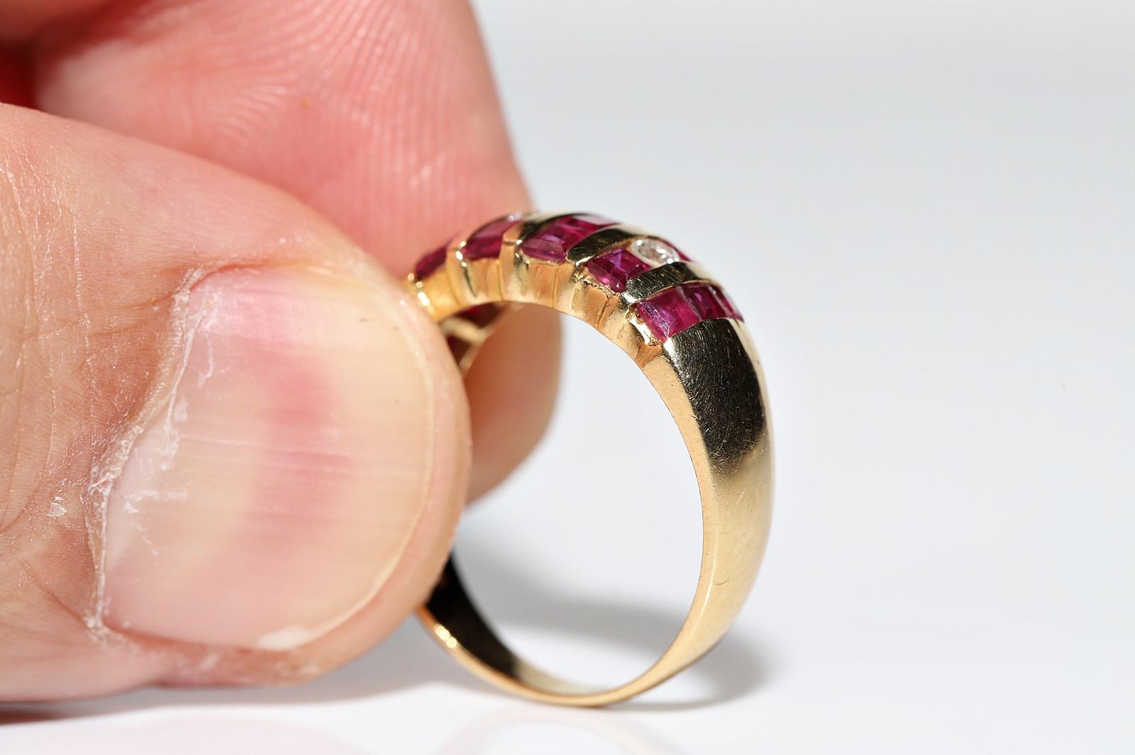 Vintage Circa 1980er Jahre 18k Gold Natürlicher Diamant und Kaliber Rubin Dekorierter Ring im Angebot 2