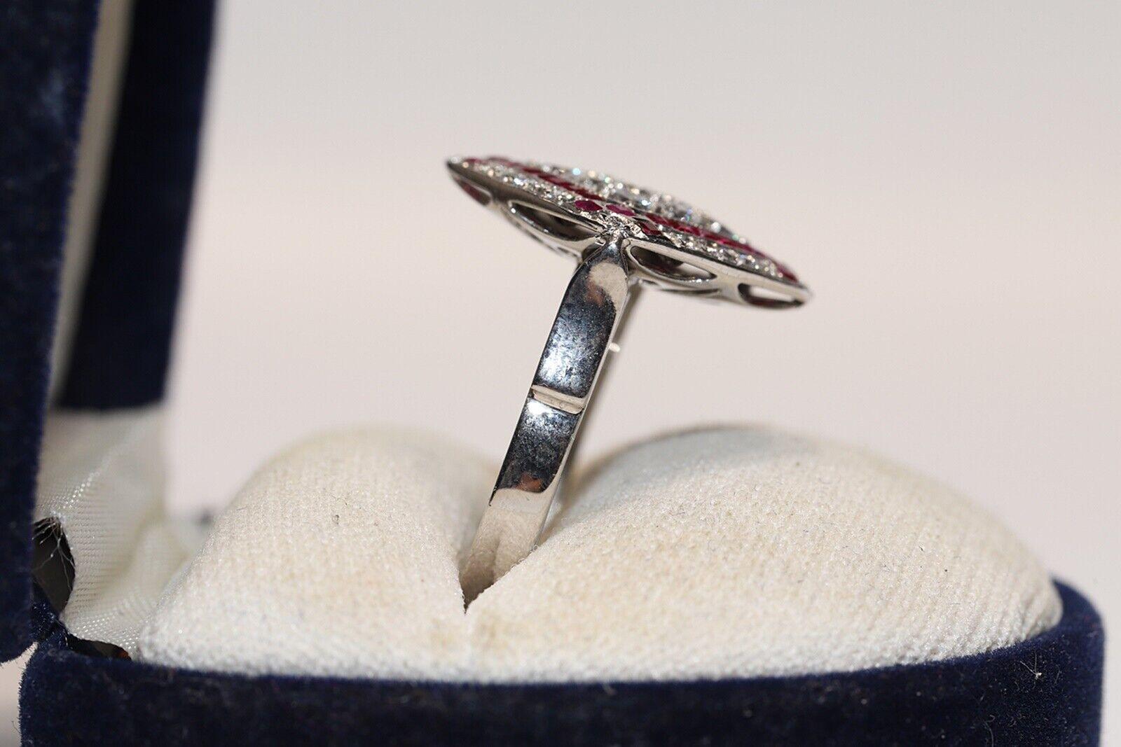 Vintage Circa 1980er Jahre 18k Gold Natürlicher Diamant und Kaliber Rubin Dekorierter Ring im Angebot 2