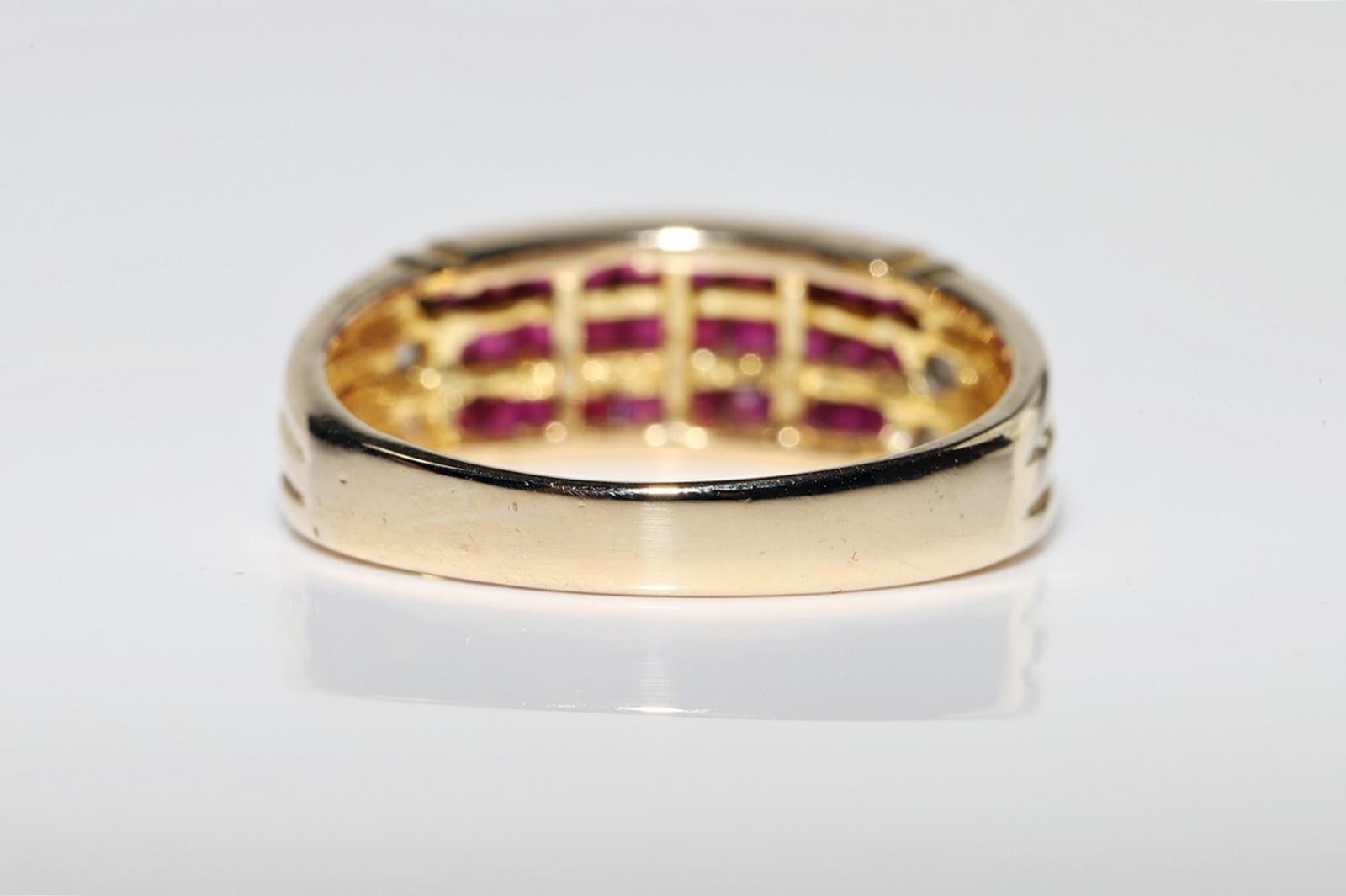 Vintage Circa 1980er Jahre 18k Gold Natürlicher Diamant und Kaliber Rubin Dekorierter Ring im Angebot 3