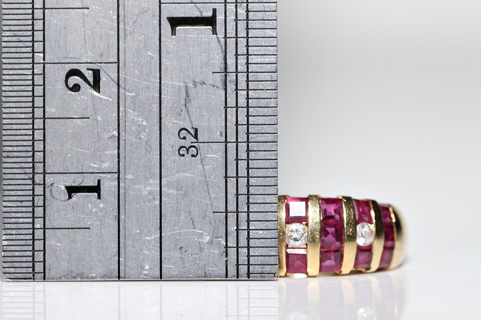 Vintage Circa 1980er Jahre 18k Gold Natürlicher Diamant und Kaliber Rubin Dekorierter Ring im Angebot 3