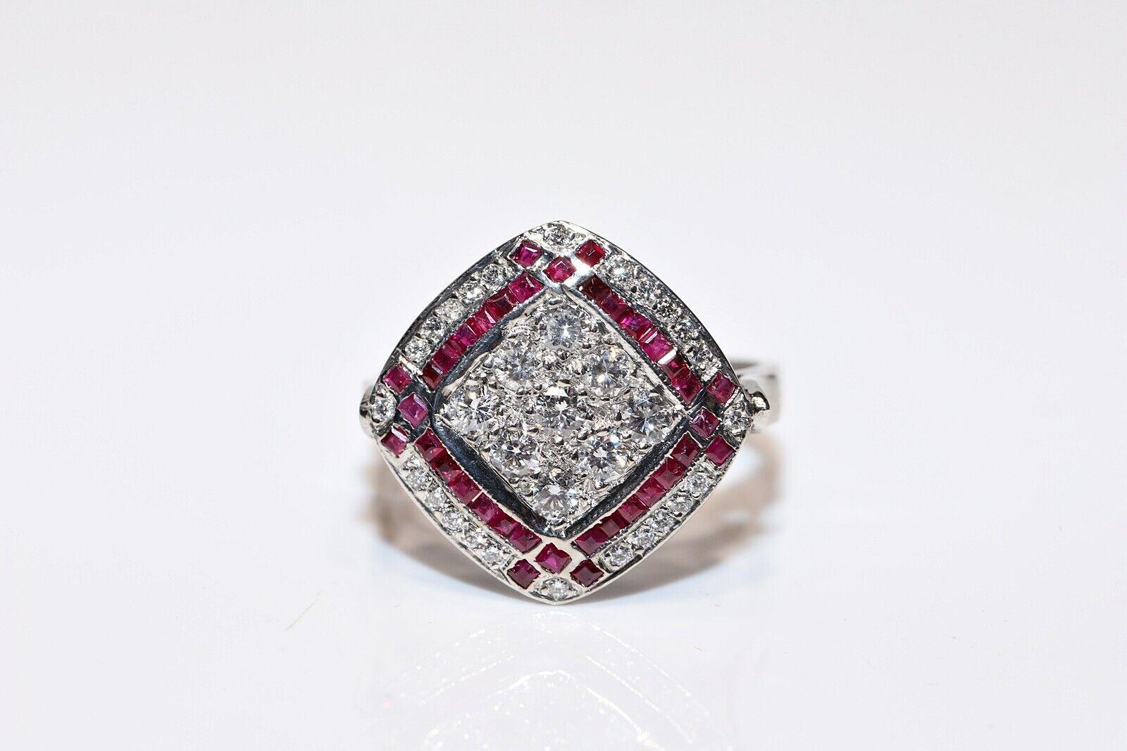 Vintage Circa 1980er Jahre 18k Gold Natürlicher Diamant und Kaliber Rubin Dekorierter Ring im Angebot 3