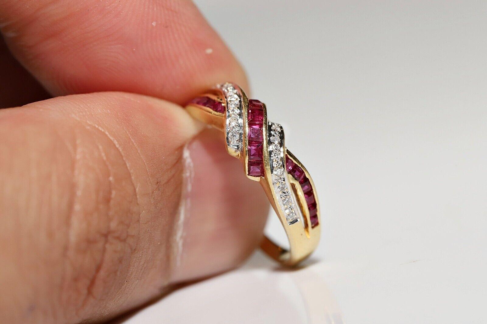 Brilliant Cut Vintage Circa 1980s 18k Gold Natural Diamond And Caliber Ruby Ring For Sale
