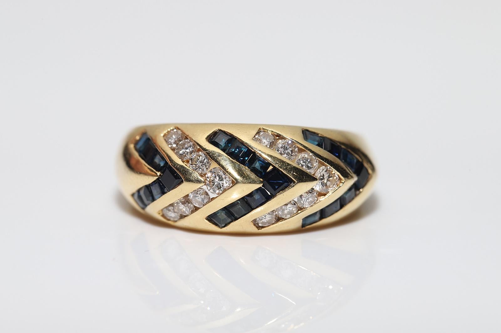 Retro Vintage Circa 1980s 18k Gold Natural Diamond And Caliber Sapphire Ring  For Sale