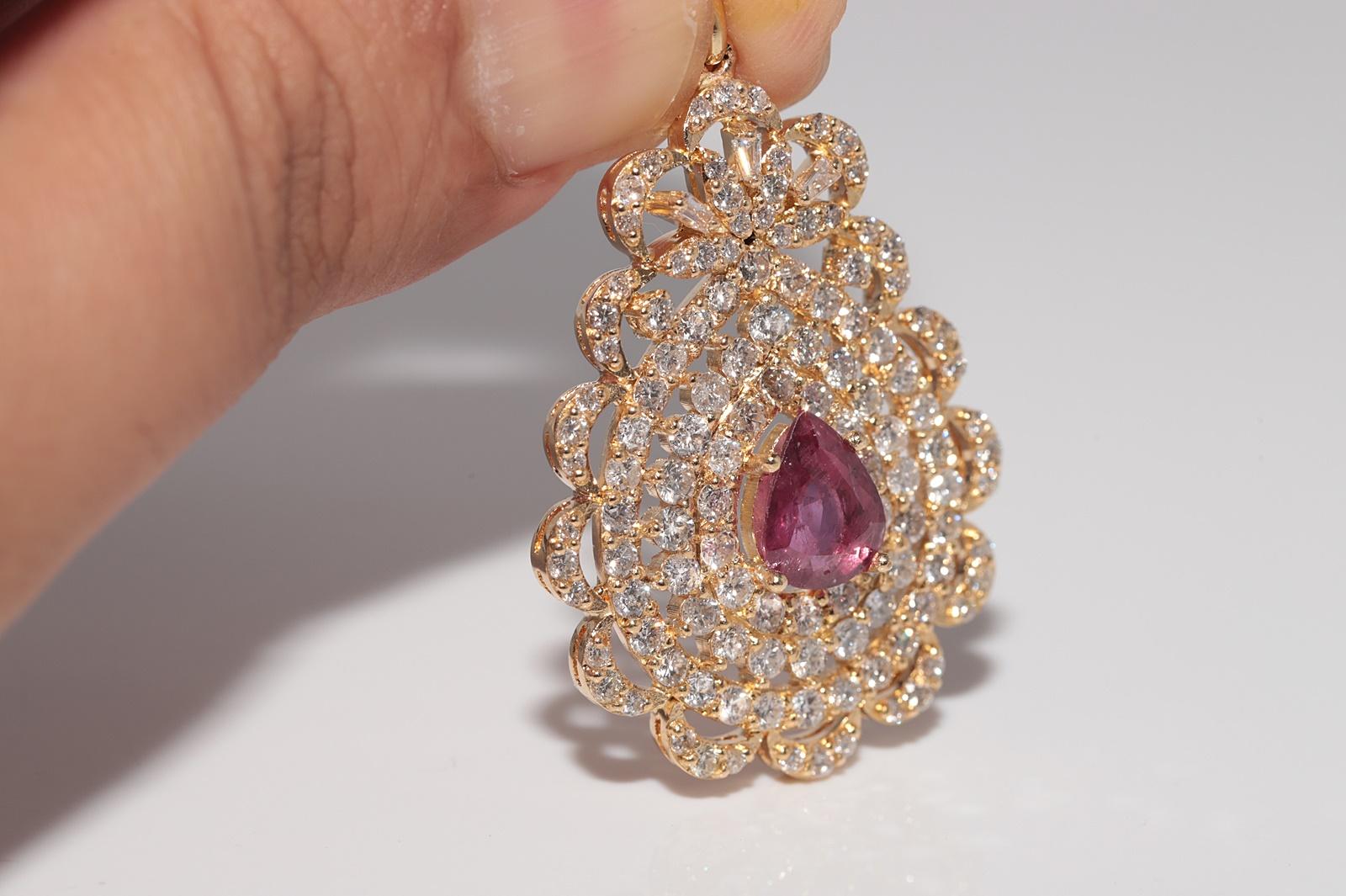 Vintage Circa 1980s 18k Gold Natural Diamond And Drop Ruby Pendant Necklace For Sale 7