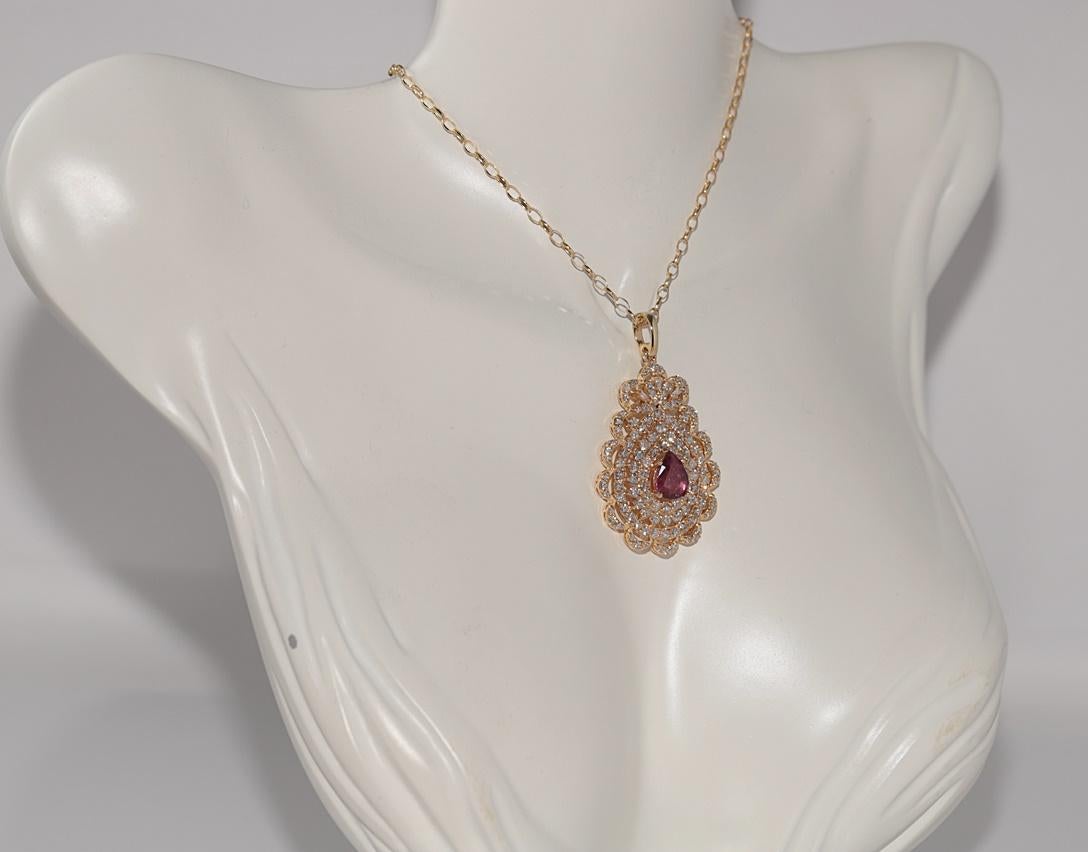 Women's Vintage Circa 1980s 18k Gold Natural Diamond And Drop Ruby Pendant Necklace For Sale