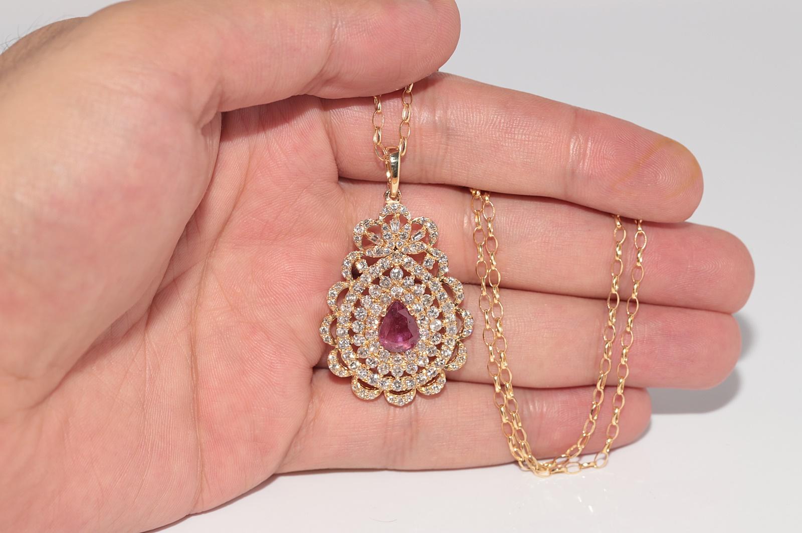 Vintage Circa 1980s 18k Gold Natural Diamond And Drop Ruby Pendant Necklace For Sale 3