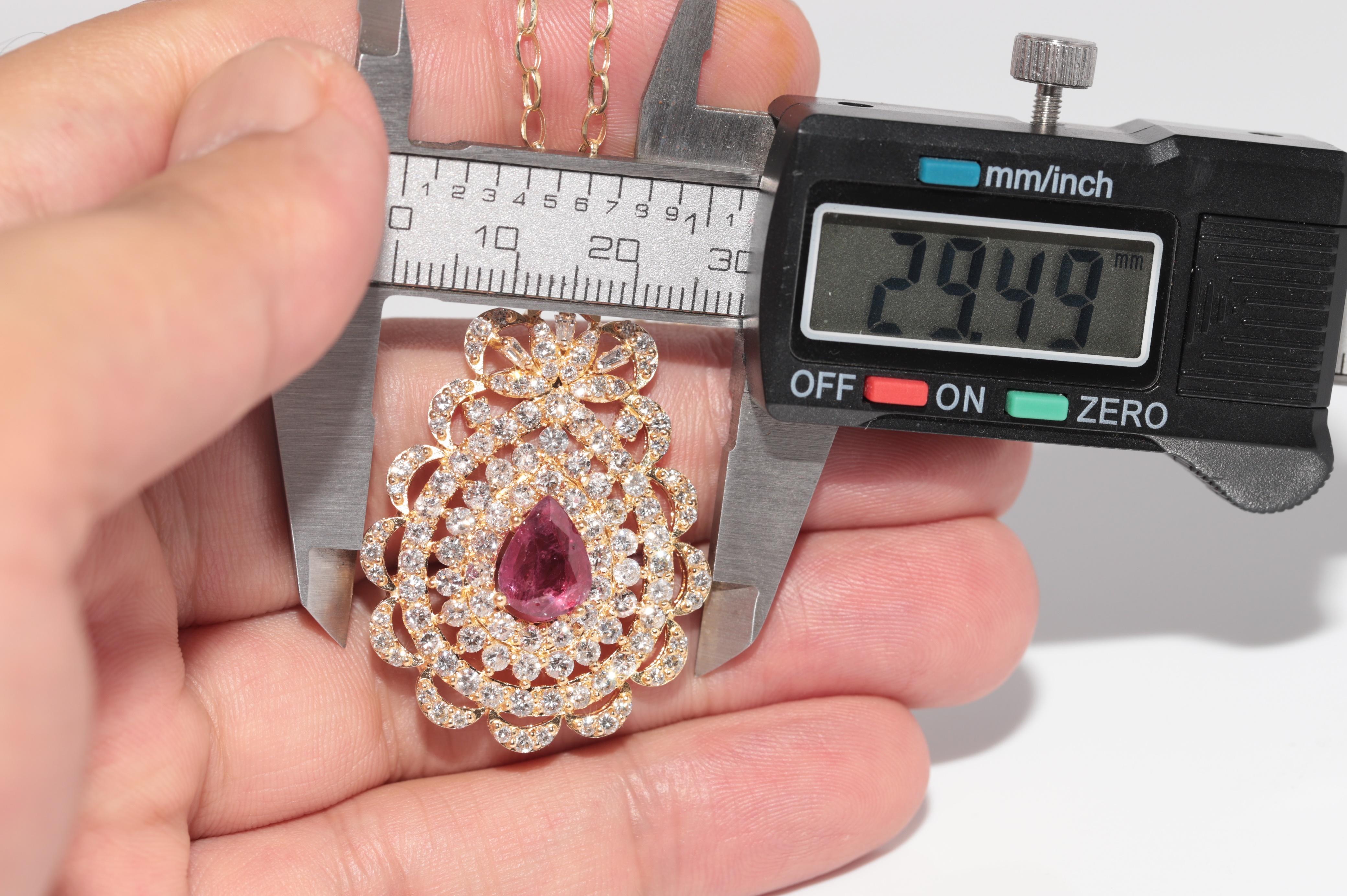 Vintage Circa 1980s 18k Gold Natural Diamond And Drop Ruby Pendant Necklace For Sale 4