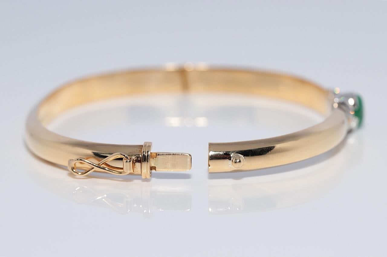 Vintage CIRCA 1980s 18k Gold Natürlicher Diamant und Smaragd Armreif  Armbänder im Angebot 5