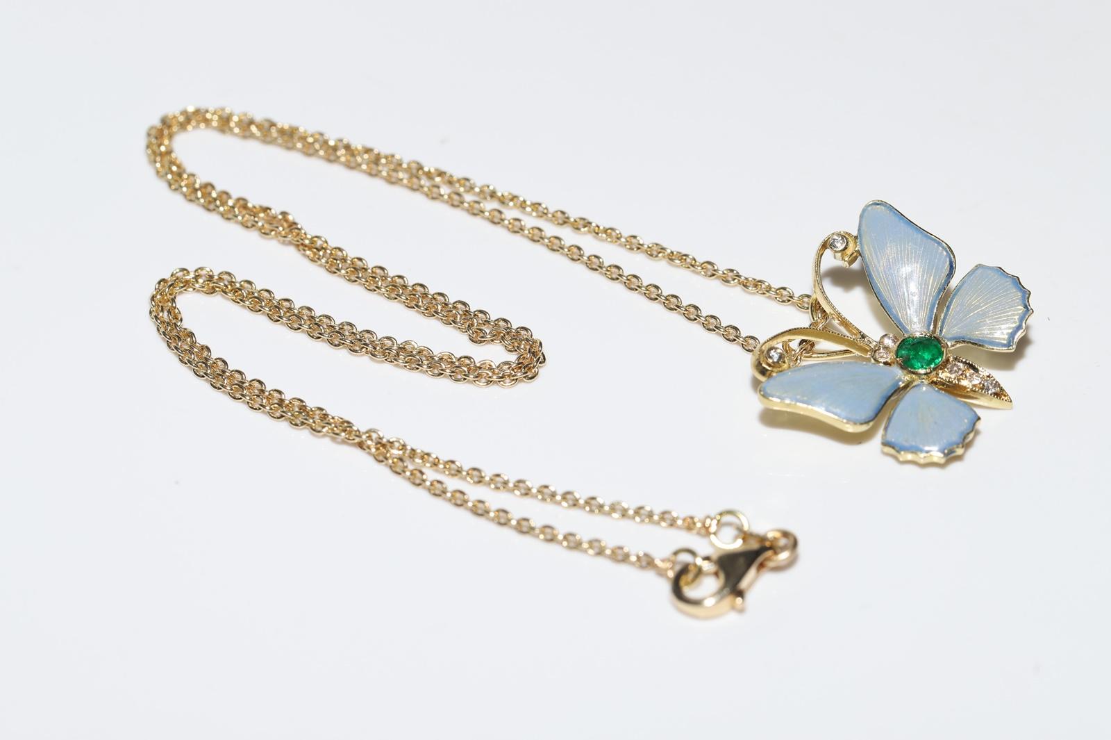 Vintage Circa 1980s 18k Gold Natural Diamond And Emerald Butterfly Necklace For Sale 8