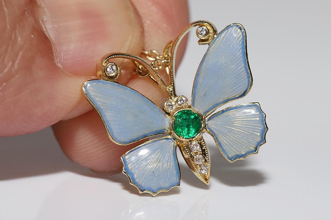 Vintage Circa 1980s 18k Gold Natural Diamond And Emerald Butterfly Necklace For Sale 9