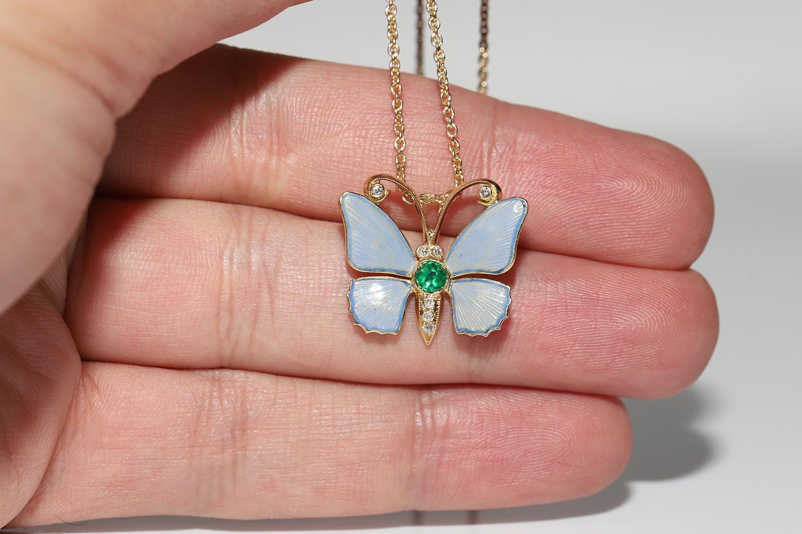 Women's Vintage Circa 1980s 18k Gold Natural Diamond And Emerald Butterfly Necklace For Sale