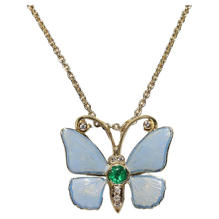 Vintage Circa 1980s 18k Gold Natural Diamond And Emerald Butterfly Necklace For Sale