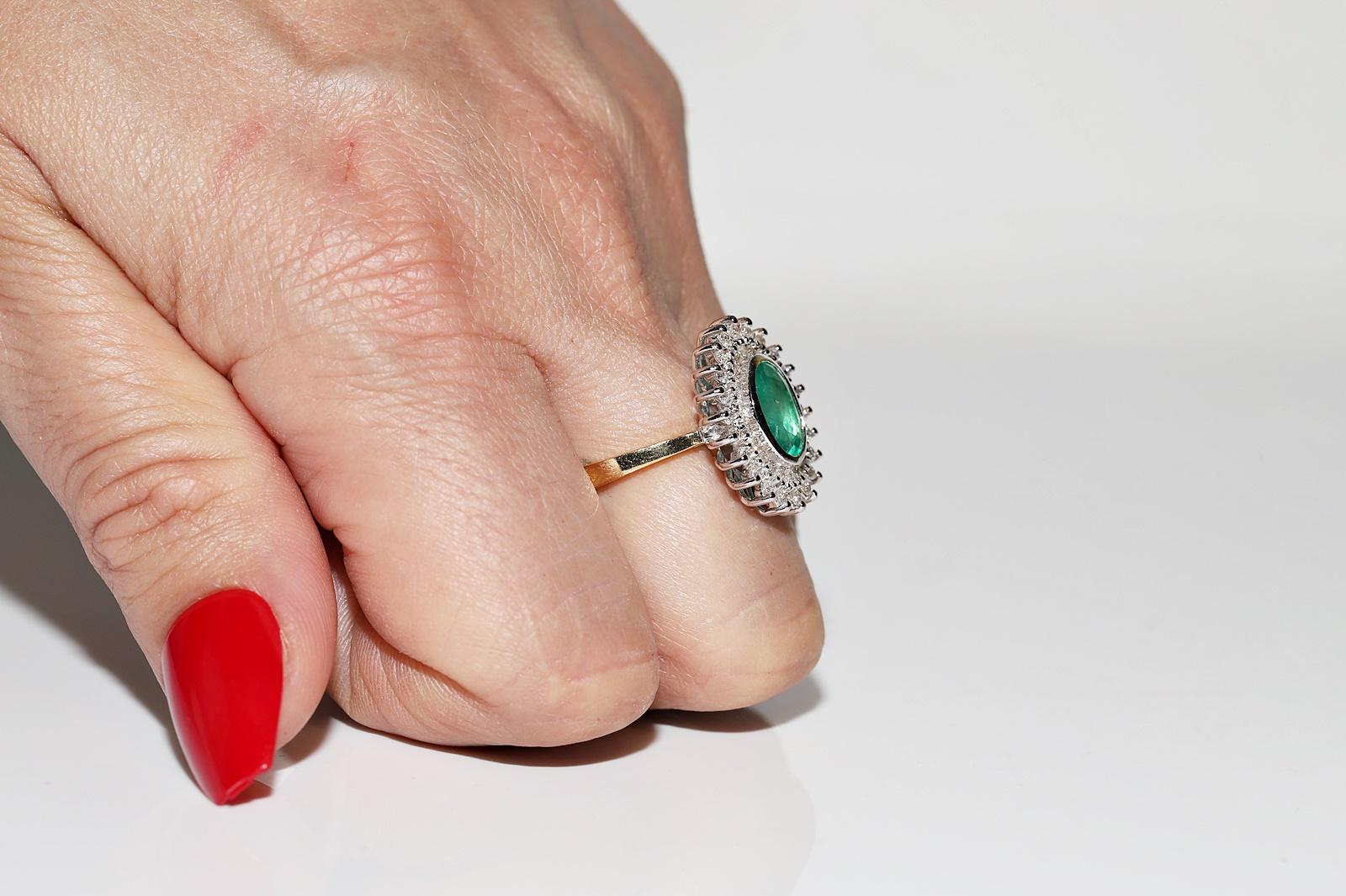 Vintage Circa 1980s 18k Gold Natural Diamond And Emerald Decorated Cocktail Ring 13