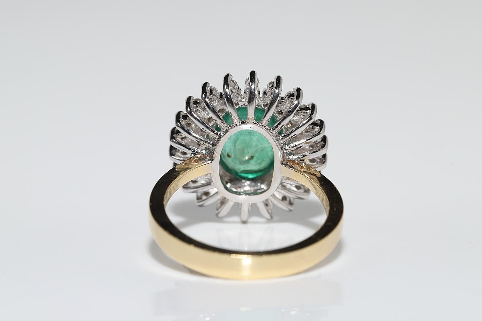 Vintage Circa 1980s 18k Gold Natural Diamond And Emerald Decorated Cocktail Ring 2