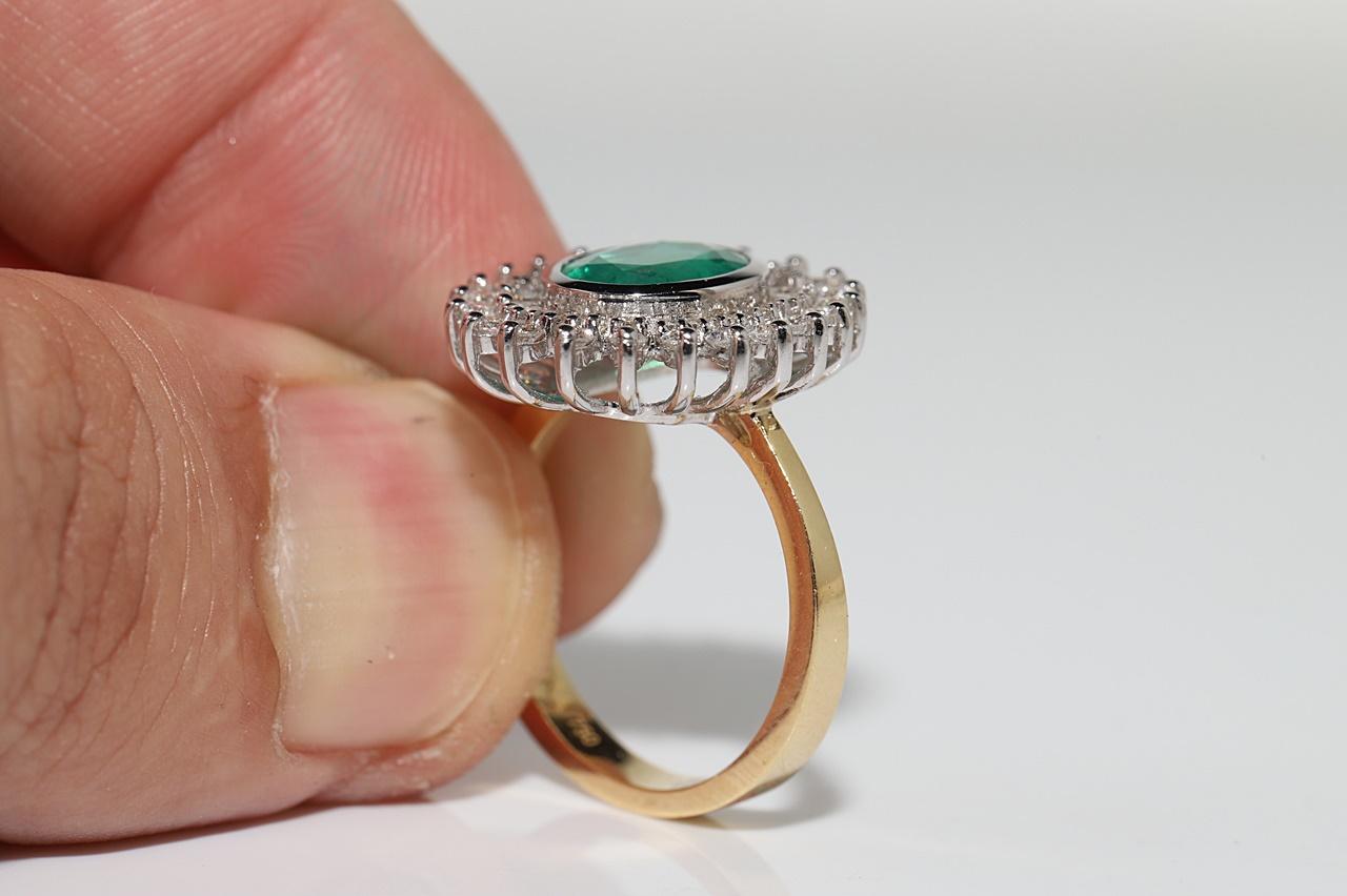 Vintage Circa 1980s 18k Gold Natural Diamond And Emerald Decorated Cocktail Ring 3