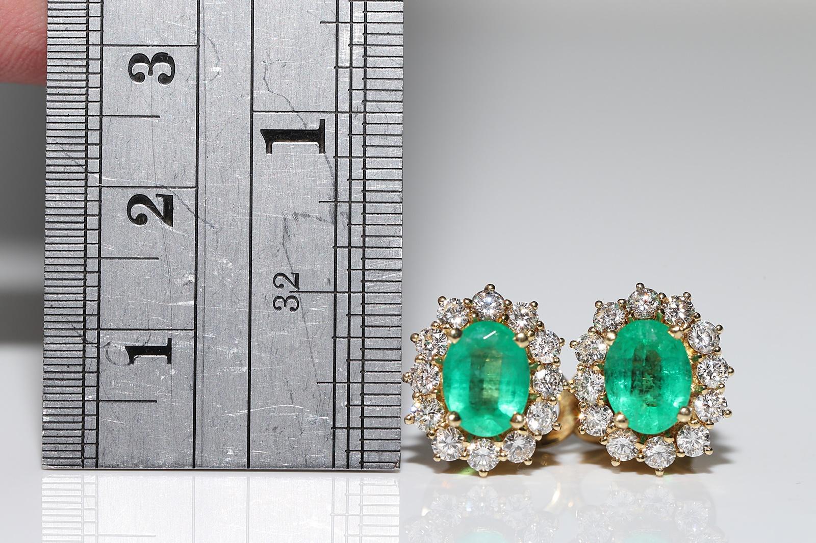 Women's Vintage Circa 1980s 18k Gold Natural Diamond And Emerald Decorated Earring For Sale