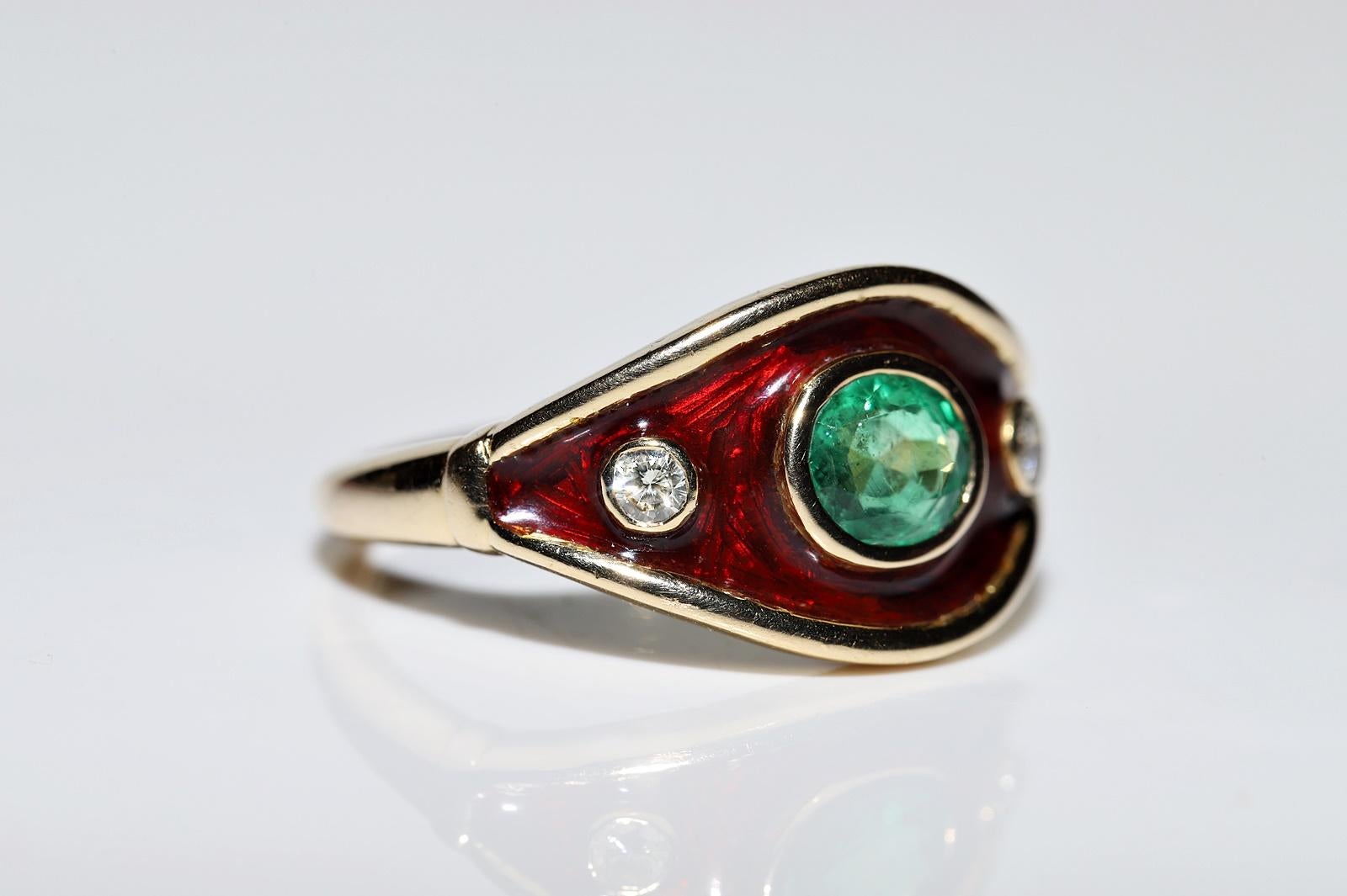 Vintage Circa 1980s 18k Gold Natural Diamond And Emerald Decorated Enamel Ring  In Good Condition For Sale In Fatih/İstanbul, 34