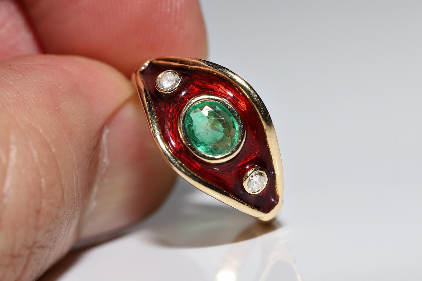 Vintage Circa 1980s 18k Gold Natural Diamond And Emerald Decorated Enamel Ring  For Sale 2