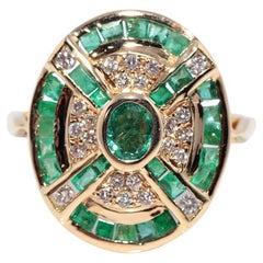 Vintage CIRCA 1980er Jahre 18k Gold natürlichen Diamanten und Smaragd verziert ovalen Ring