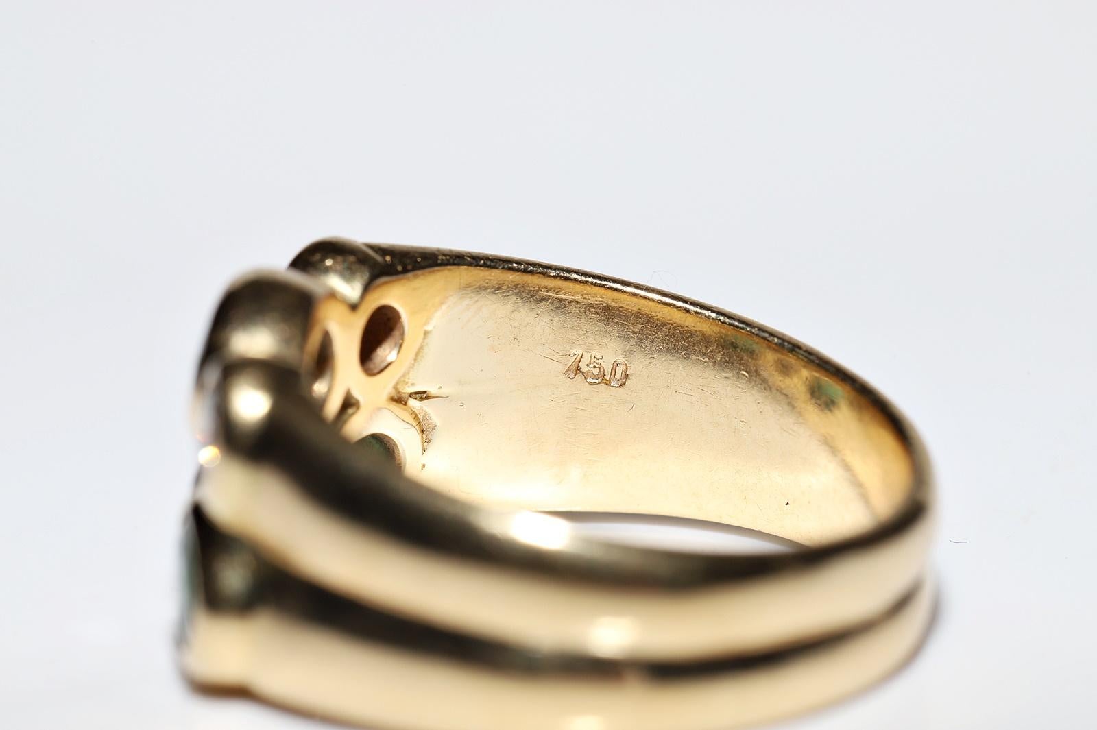 Vintage Circa 1980er Jahre 18k Gold Natürlicher Diamant und Smaragd Dekorierter Ring im Angebot 6