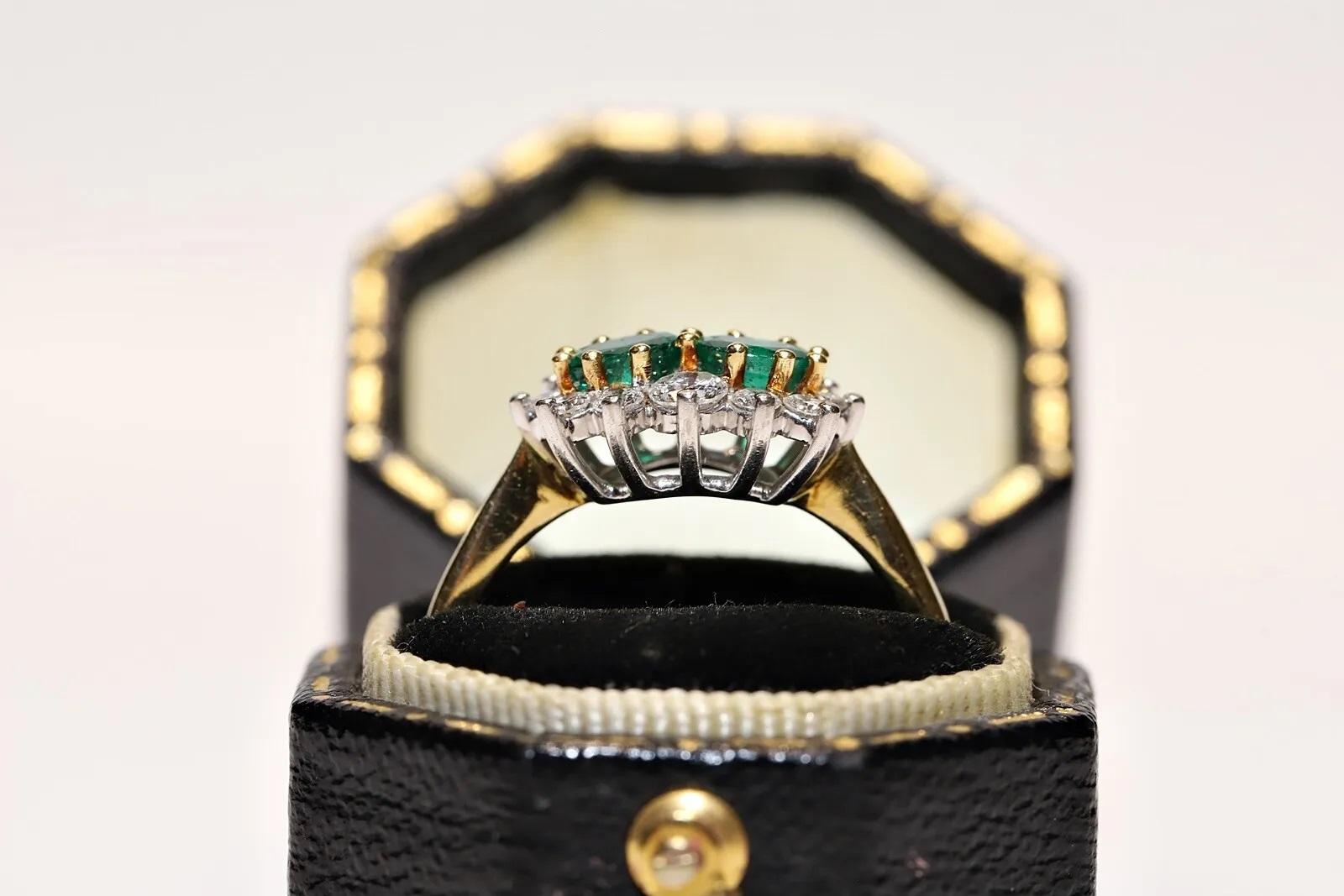 Vintage Circa 1980s 18k Gold Natural Diamond And Emerald Decorated Ring  For Sale 7