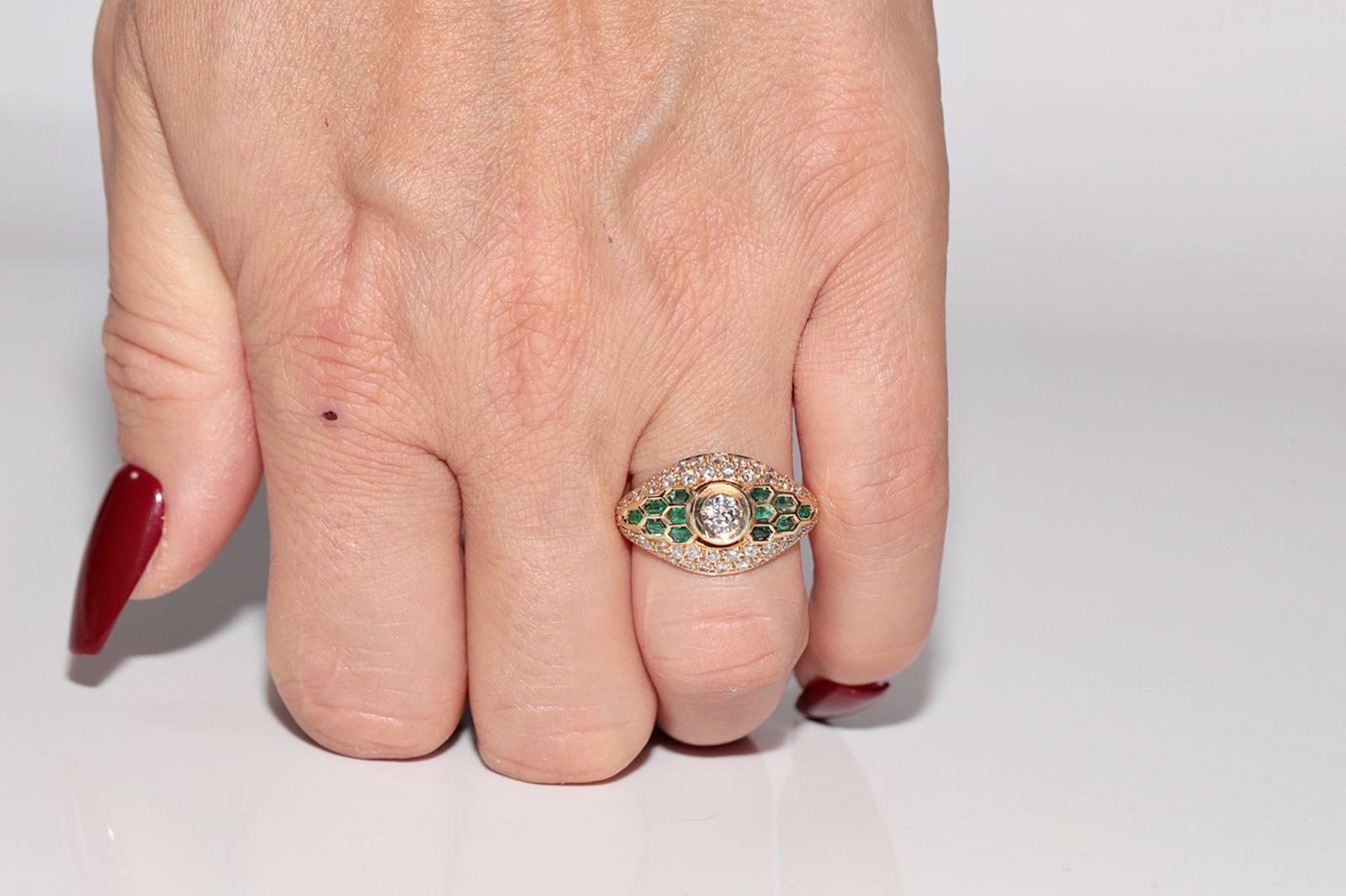 Vintage Circa 1980s 18k Gold Natural Diamond And Emerald Decorated Ring For Sale 7