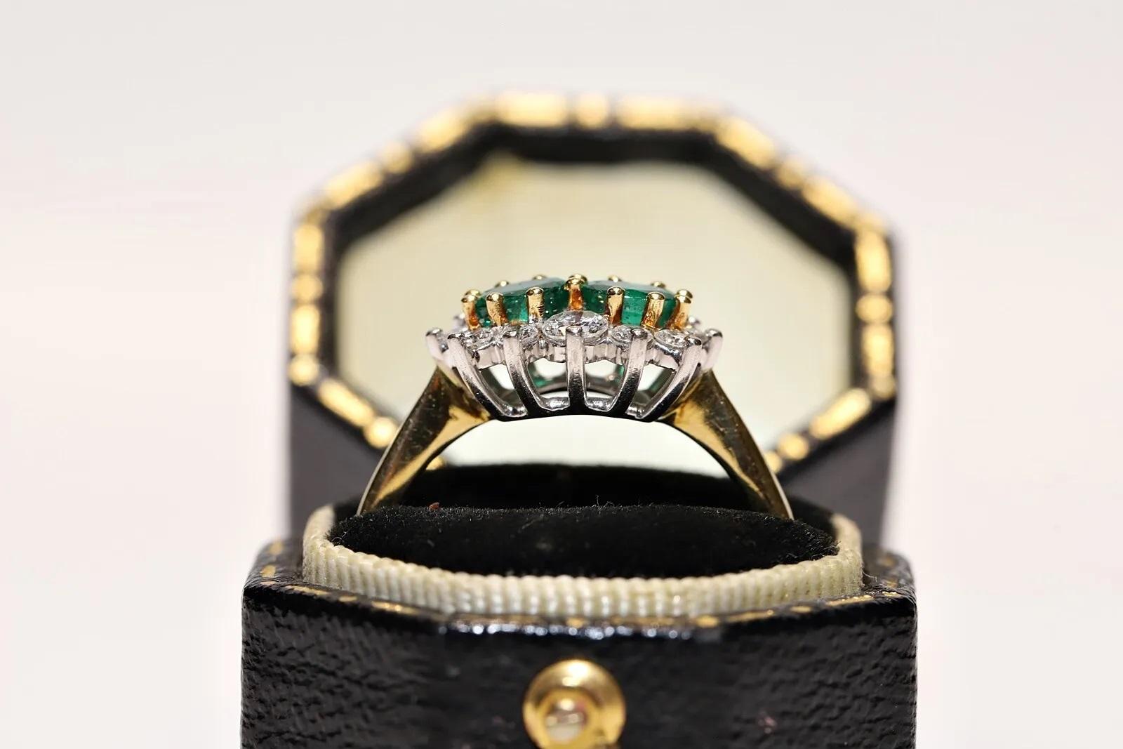 Vintage Circa 1980er Jahre 18k Gold Natürlicher Diamant und Smaragd Dekorierter Ring im Angebot 7