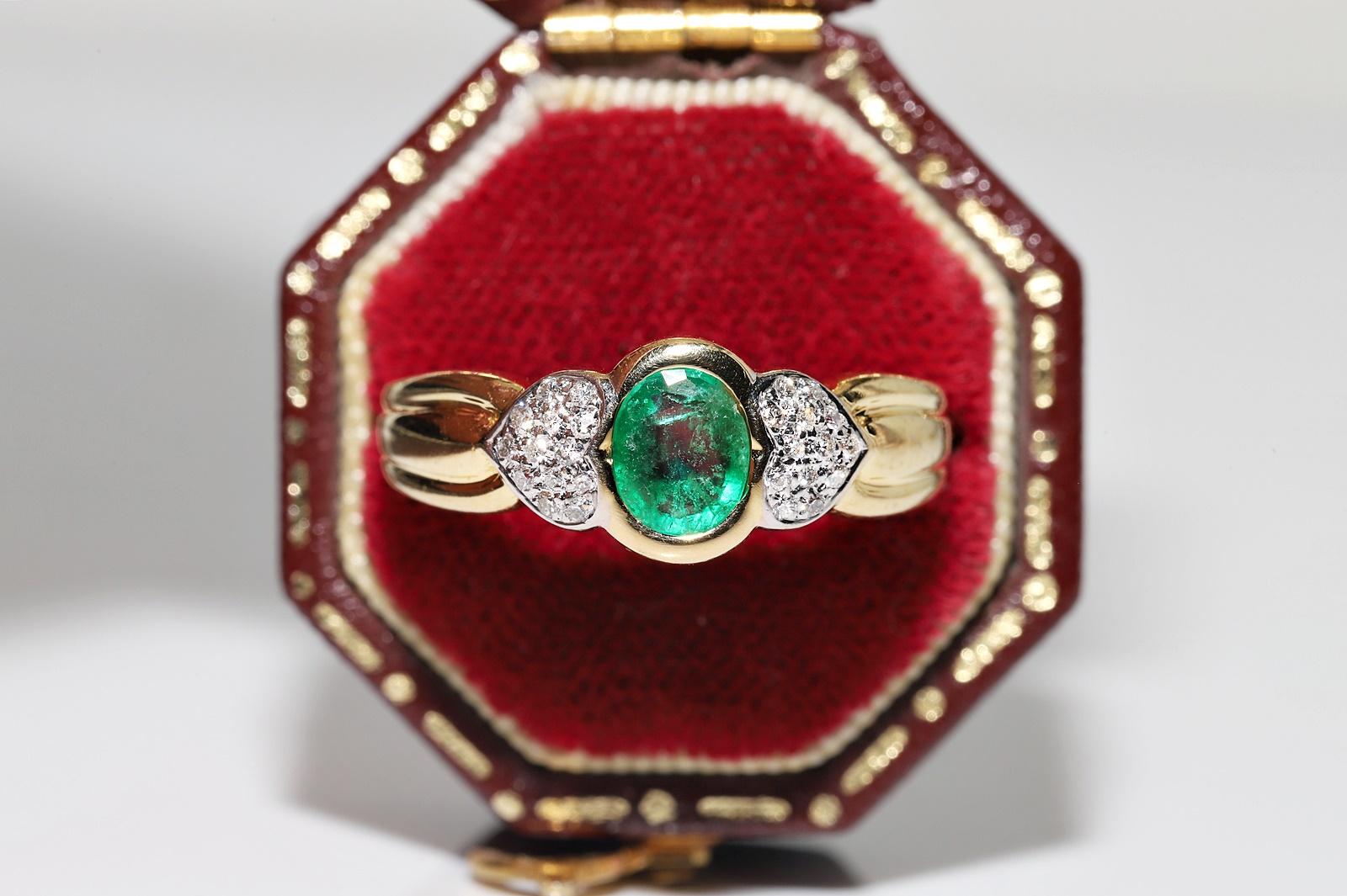 In very good condition.
Total weight is 4.1 grams.
Totally is diamond 0.12 ct.
The diamond is has H color and vs clarity.
Totally is emerald 0.75 ct.
Ring size is US 7.8 
We can make any size.
Box is not included.
Please contact for any questions.