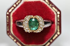 Vintage Circa 1980s 18k Gold Natural Diamond And Emerald Decorated Ring