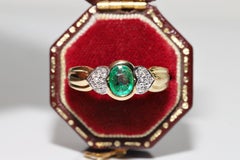Vintage Circa 1980s 18k Gold Natural Diamond And Emerald Decorated Ring