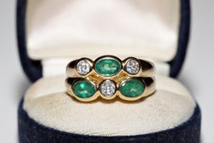 Vintage Circa 1980s 18k Gold Natural Diamond And Emerald Decorated Ring