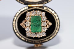 Vintage Circa 1980s 18k Gold Natural Diamond And Emerald Decorated Ring