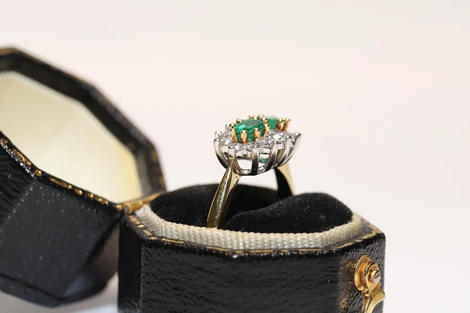 Retro Vintage Circa 1980s 18k Gold Natural Diamond And Emerald Decorated Ring  For Sale