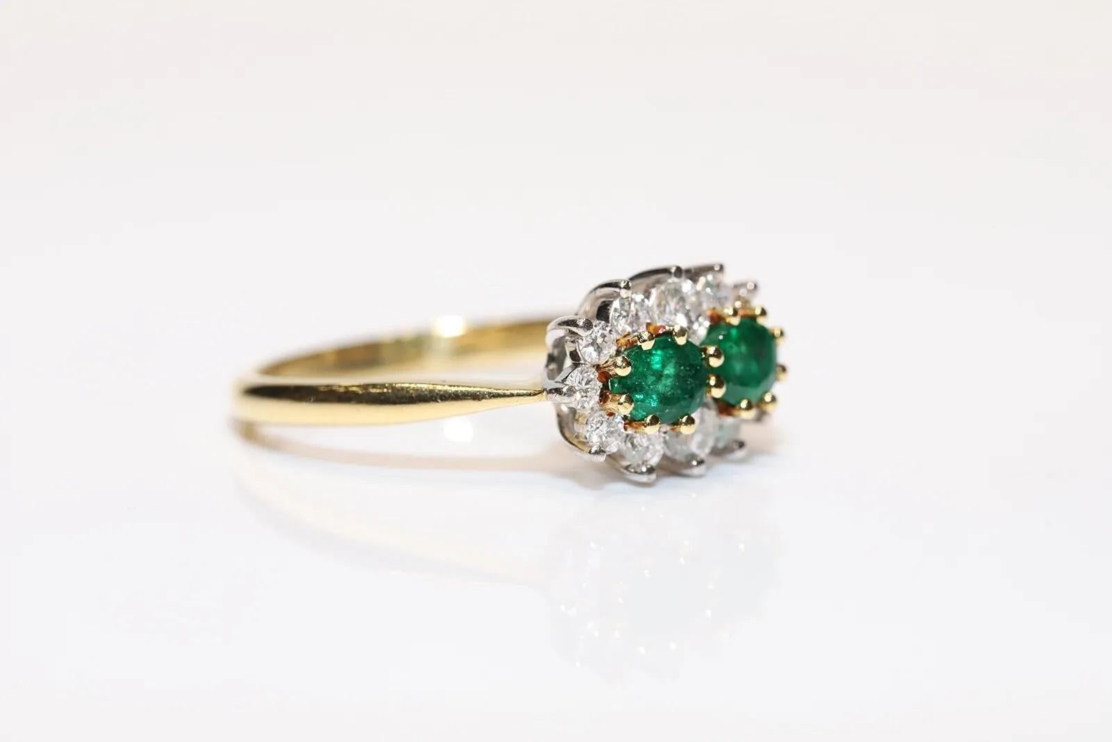 Vintage Circa 1980s 18k Gold Natural Diamond And Emerald Decorated Ring  In Good Condition For Sale In Fatih/İstanbul, 34