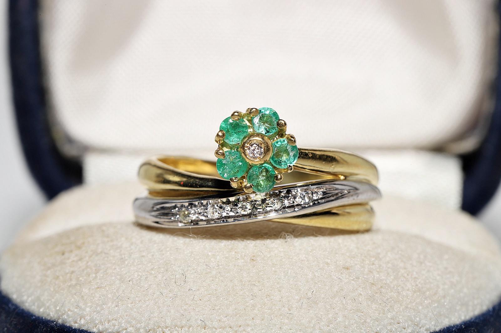 Women's Vintage Circa 1980s 18k Gold Natural Diamond And Emerald Decorated Ring For Sale