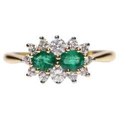 Vintage Circa 1980s 18k Gold Natural Diamond And Emerald Decorated Ring
