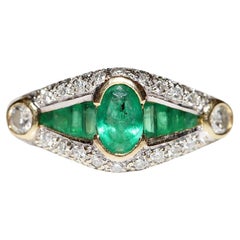 Vintage Circa 1980s 18k Gold Natural Diamond And Emerald Decorated Ring
