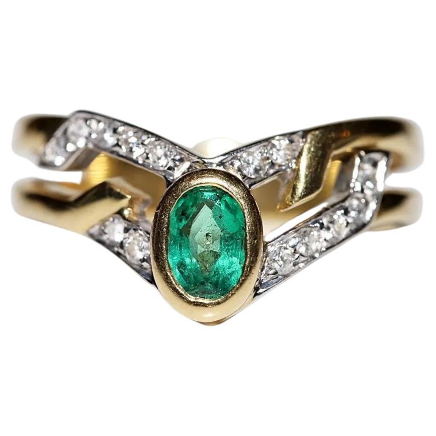 Vintage Circa 1980s 18k Gold Natural Diamond And Emerald Decorated Ring