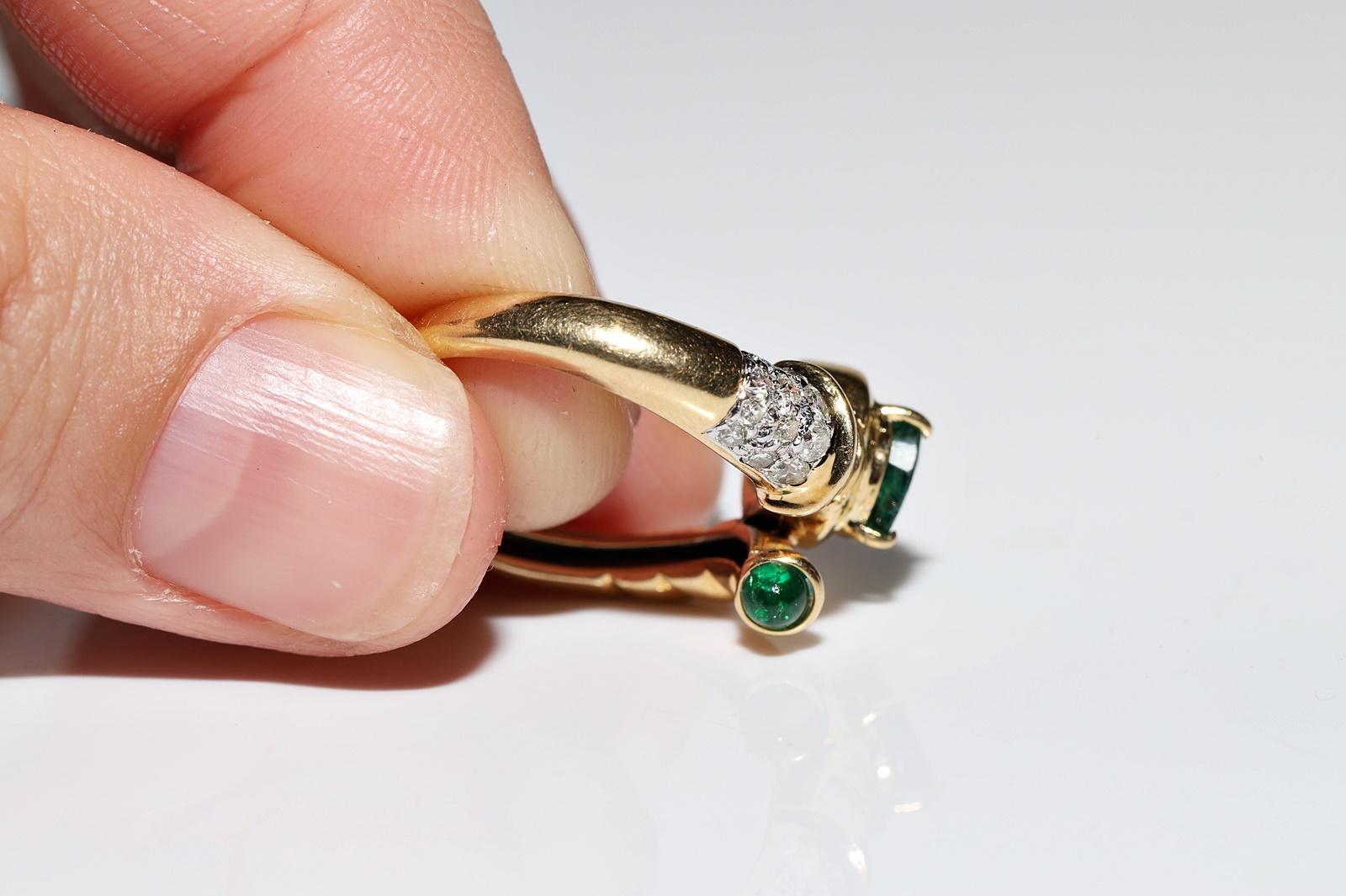 Vintage Circa 1980s 18k Gold Natural Diamond And Emerald Decorated Snake Ring For Sale 13