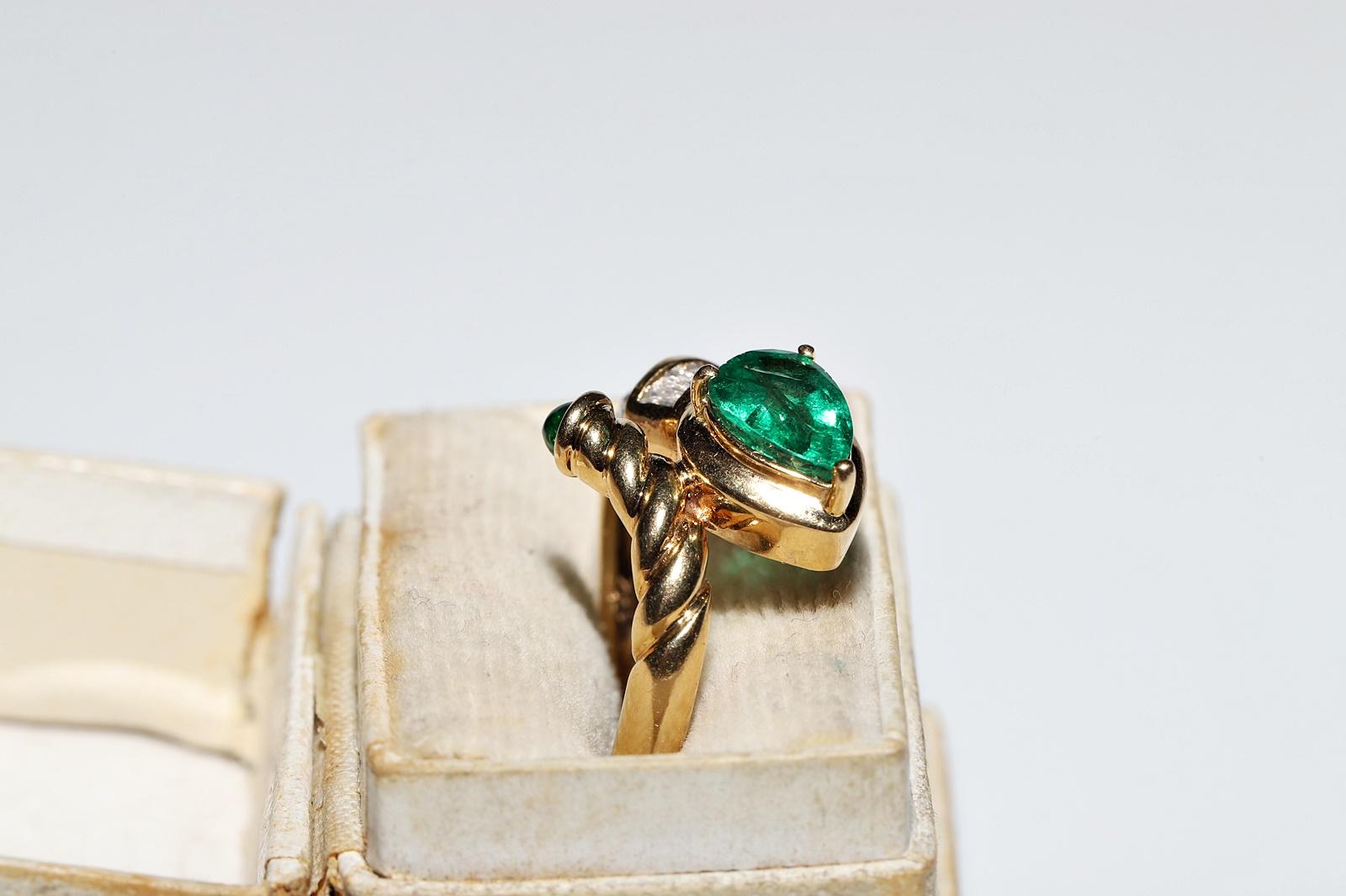 Vintage Circa 1980s 18k Gold Natural Diamond And Emerald Decorated Snake Ring For Sale 1