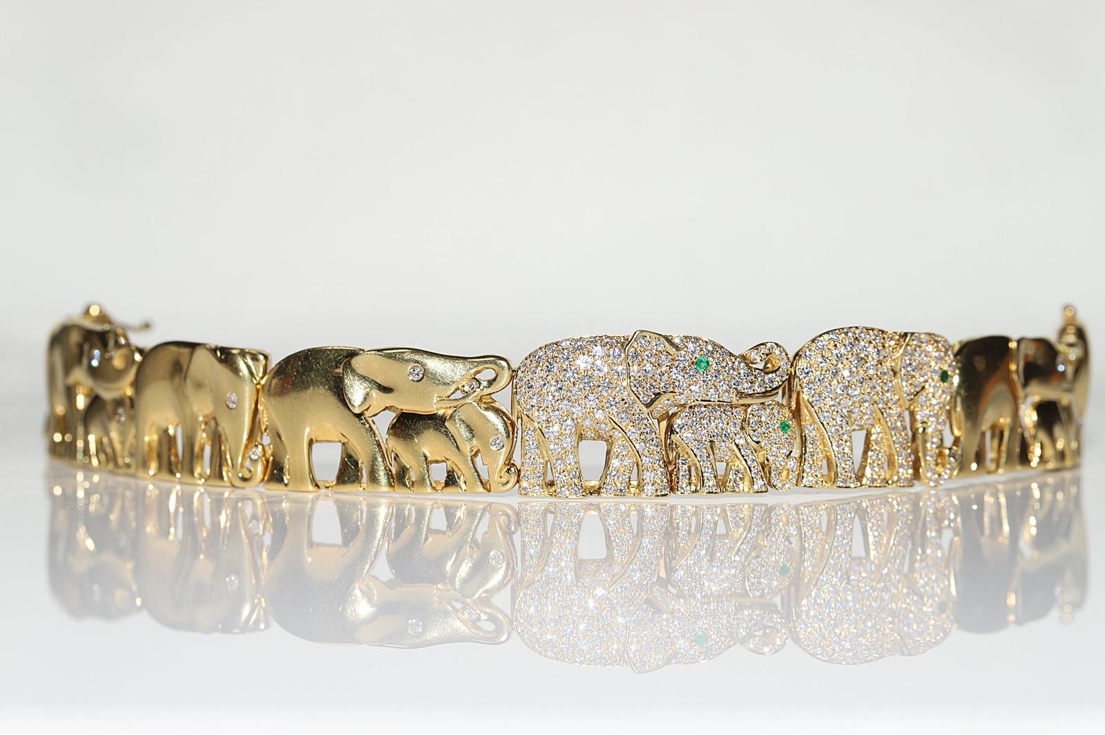Vintage Circa 1980 Gold 18k Natural Diamond and Emerald Elephant Bracelet  en vente 7