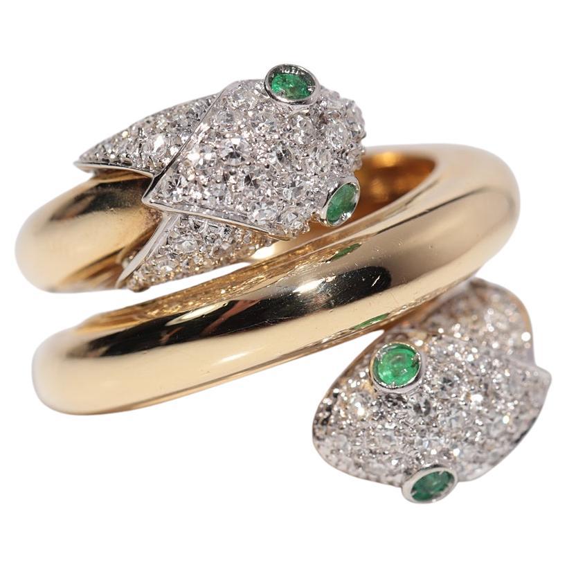Vintage Circa 1980er Jahre 18k Gold Natürlicher Diamant und Smaragd Fischkopf-Ring im Fischkopf-Stil im Angebot