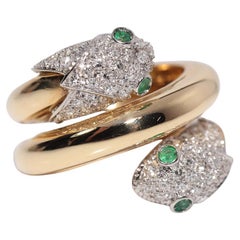 Vintage Circa 1980er Jahre 18k Gold Natürlicher Diamant und Smaragd Fischkopf-Ring im Fischkopf-Stil