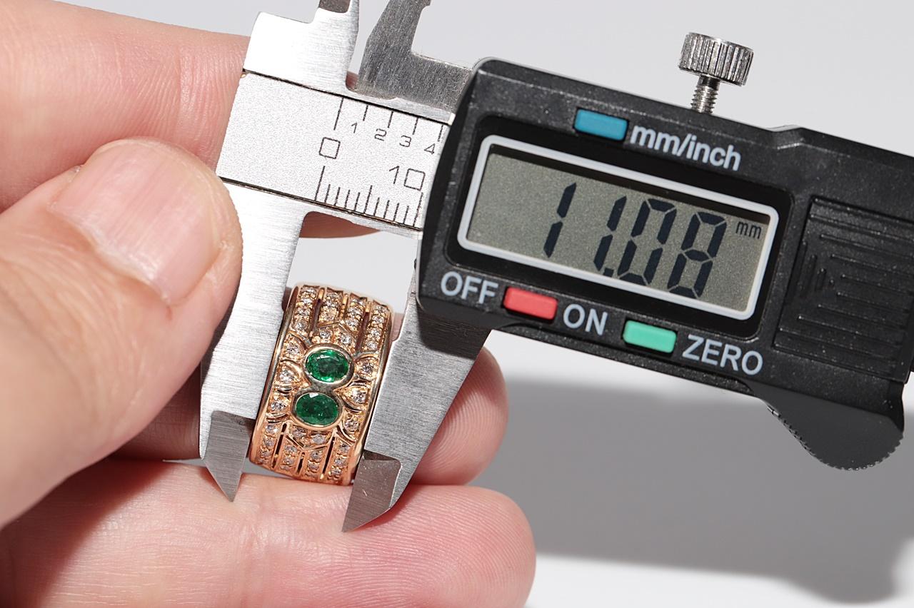 Anello con diamante naturale e smeraldo in oro 18 carati, CIRCA 1980 in vendita 5