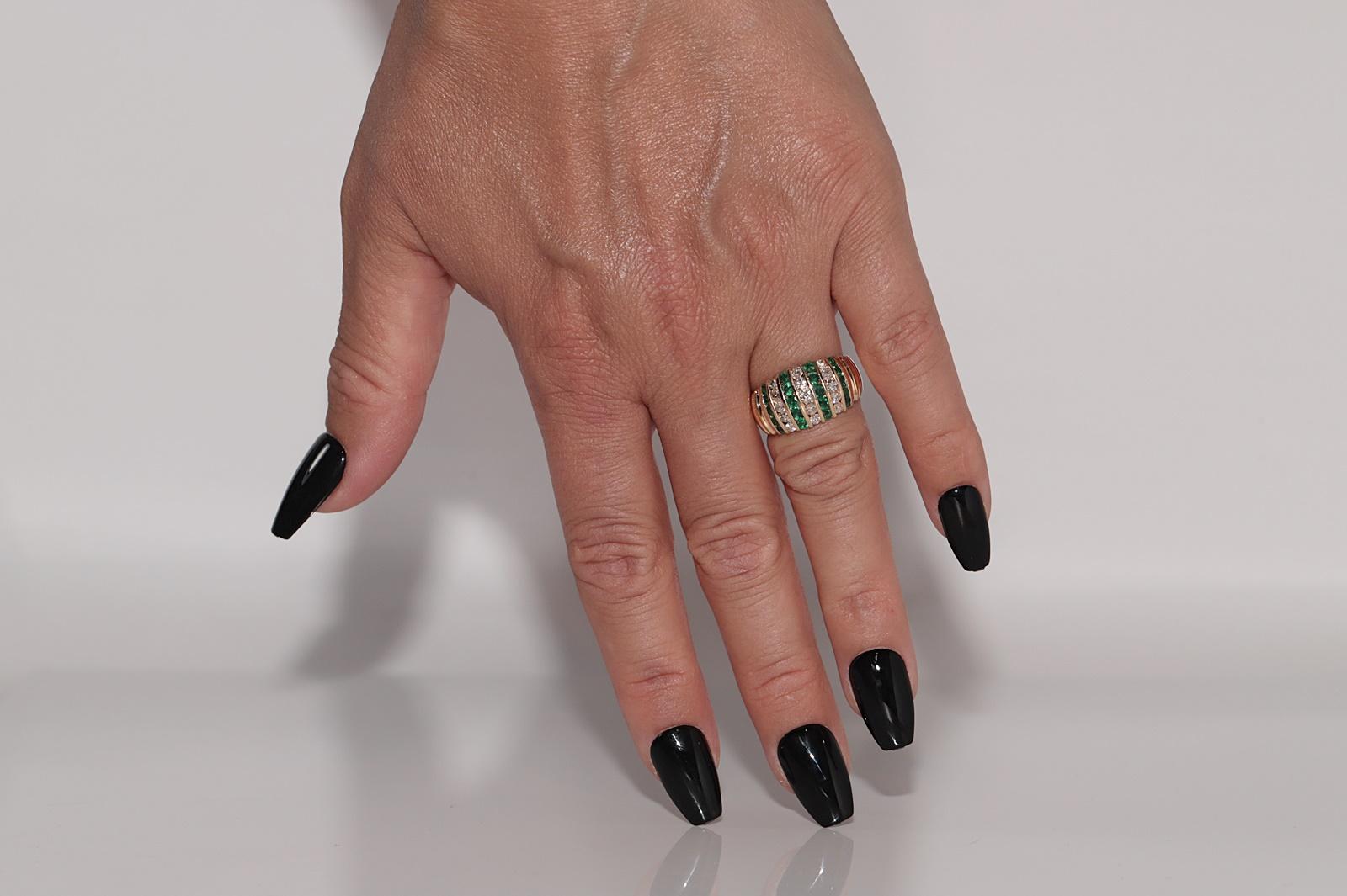 Vintage-Ring aus 18 Karat Gold mit natürlichem Diamant und Smaragd, ca. 1980er Jahre im Angebot 7