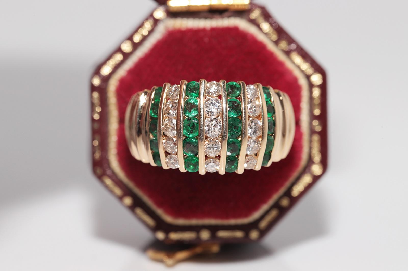 In sehr gutem Zustand.
Gesamtgewicht 5.1 Gramm.
Insgesamt ist Diamant 0,60 ct.
Der Diamant hat die Farbe H-I und die Reinheit s1-s2.
Insgesamt ist Smaragd 0.80 ct.
Ringgröße ist US 6.5
Wir können jede Größe herstellen.
Die Schachtel ist nicht