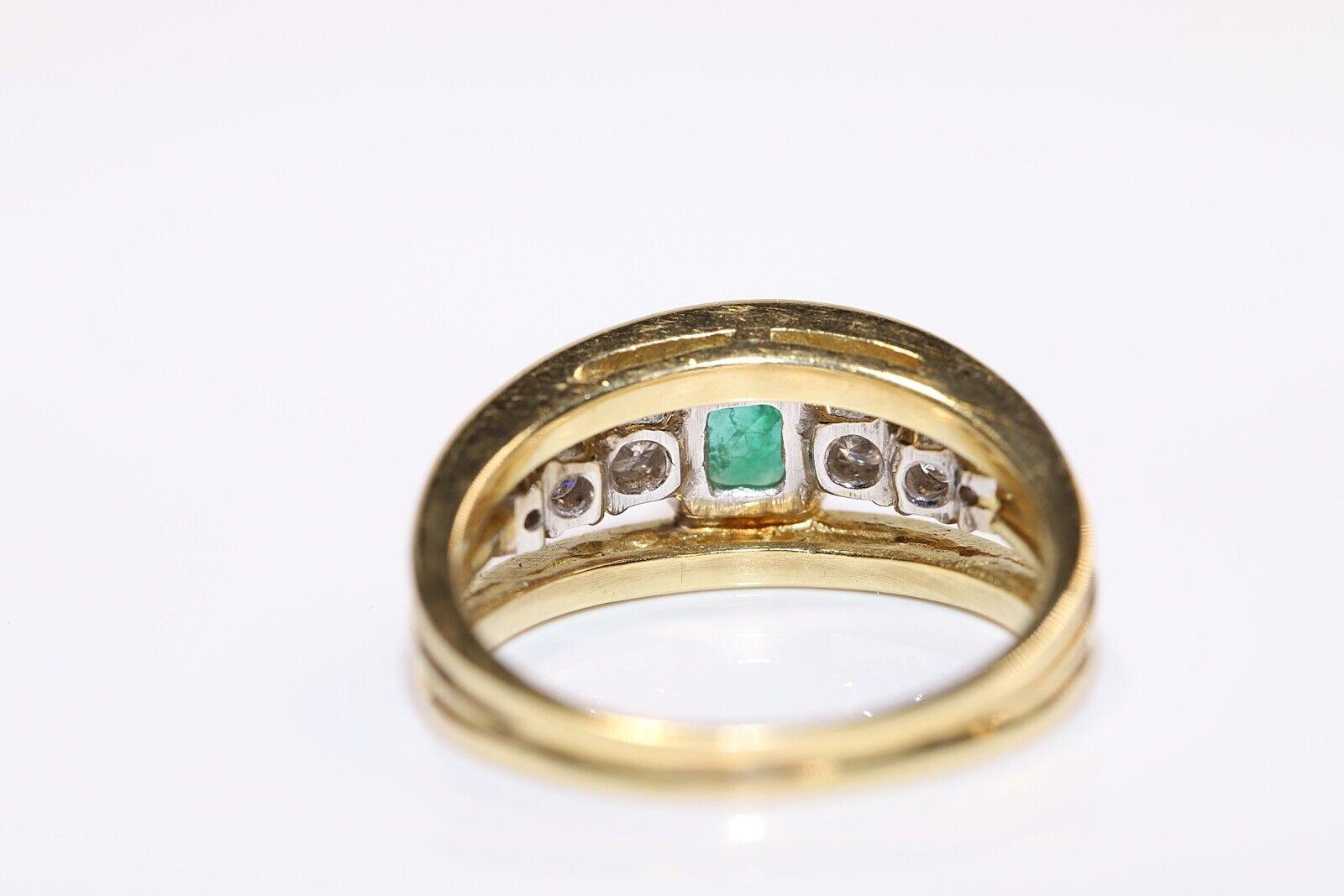Vintage Circa 1980s 18k Gold Natural Diamond And Emerald Ring  In Good Condition For Sale In Fatih/İstanbul, 34